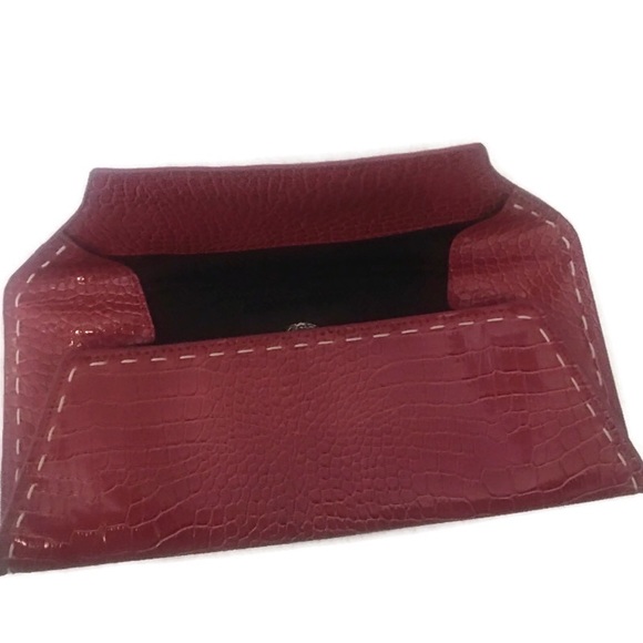 Gaya clutch in fuchsia - Picture 2 of 10
